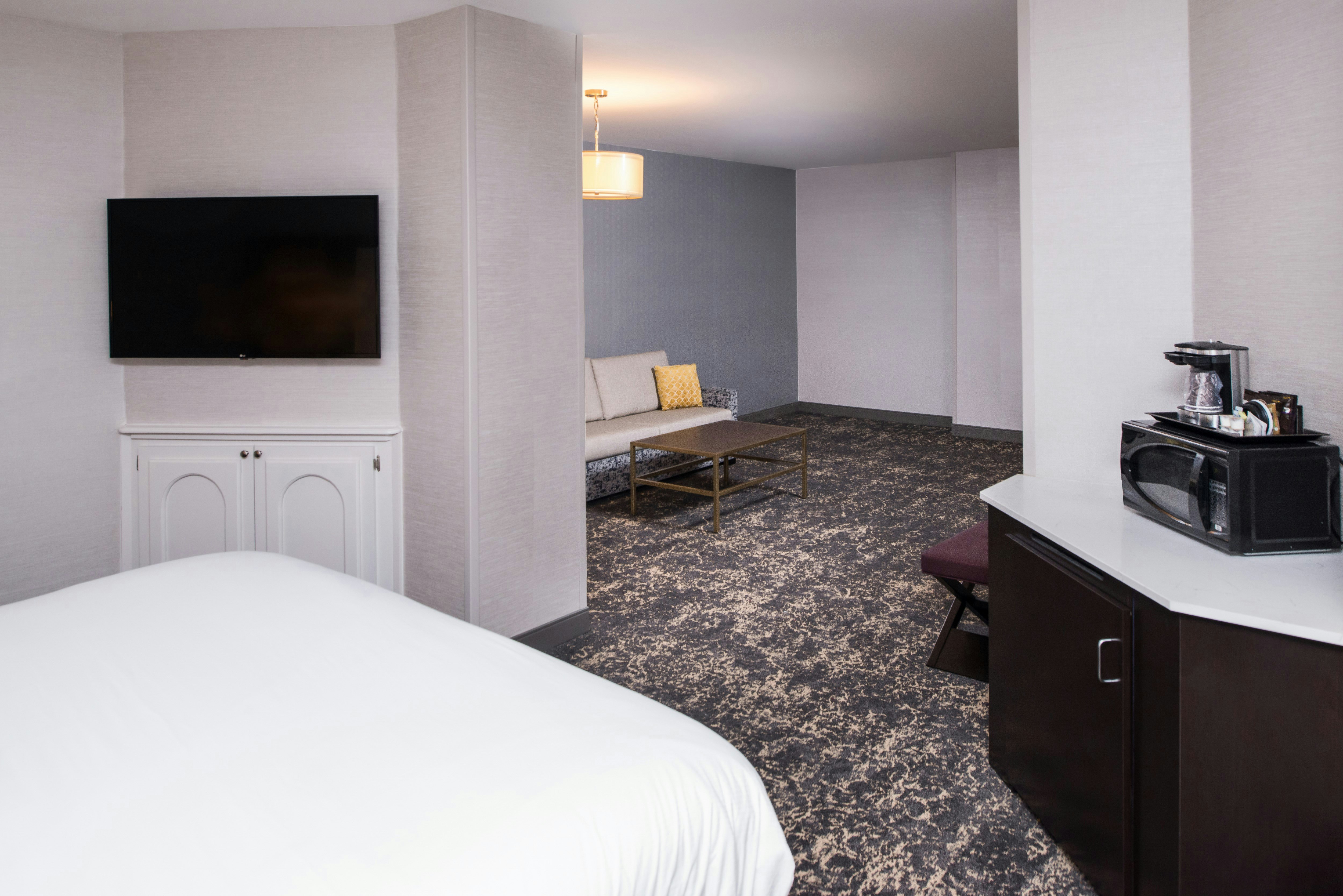 Doubletree By Hilton Utica 75/79