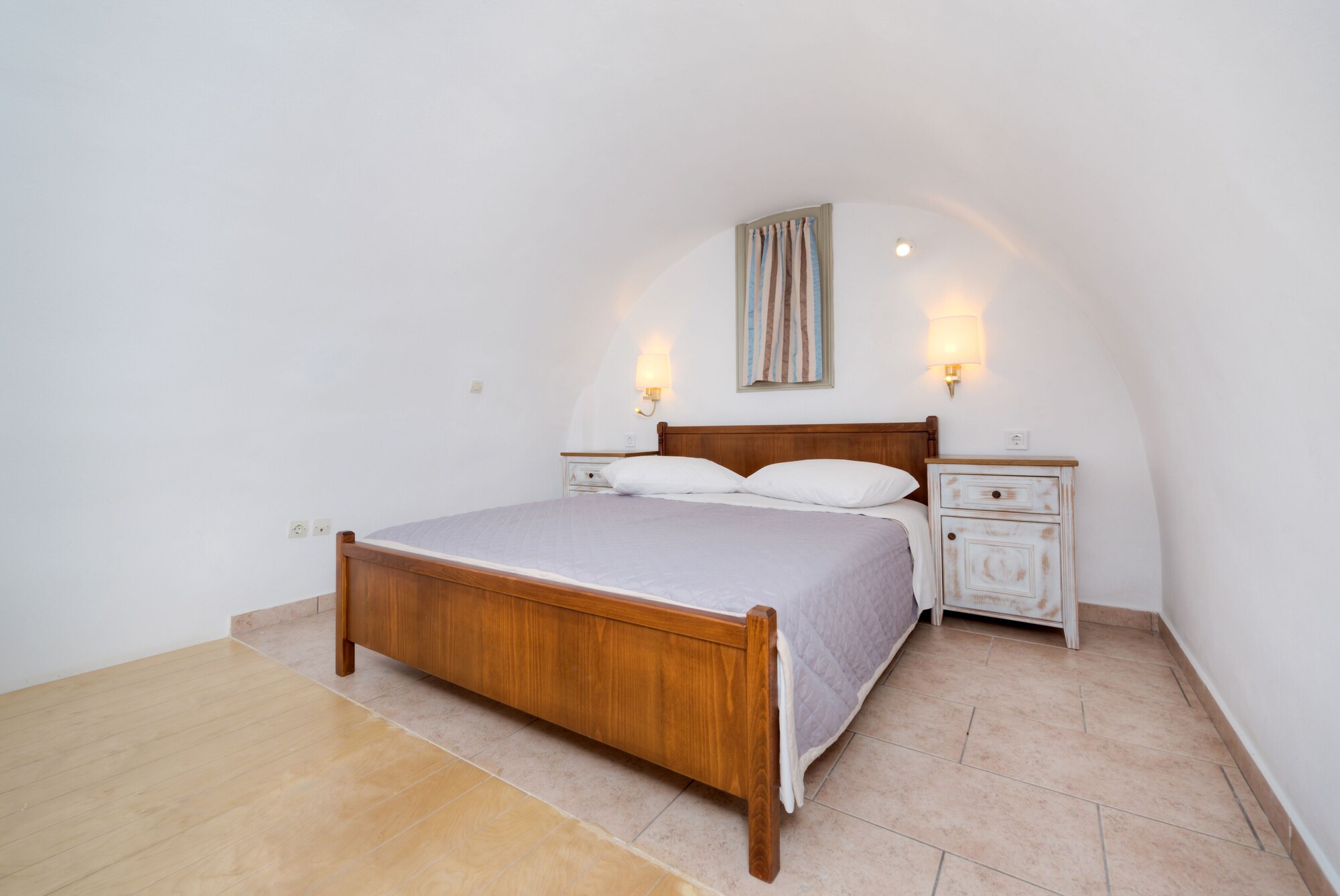 TRADITIONAL, SUITE