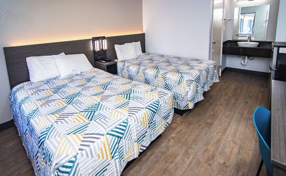 غرفة قياسية بسريرين مزدوجين، Motel6 Ft. Pierce, FL 3/10