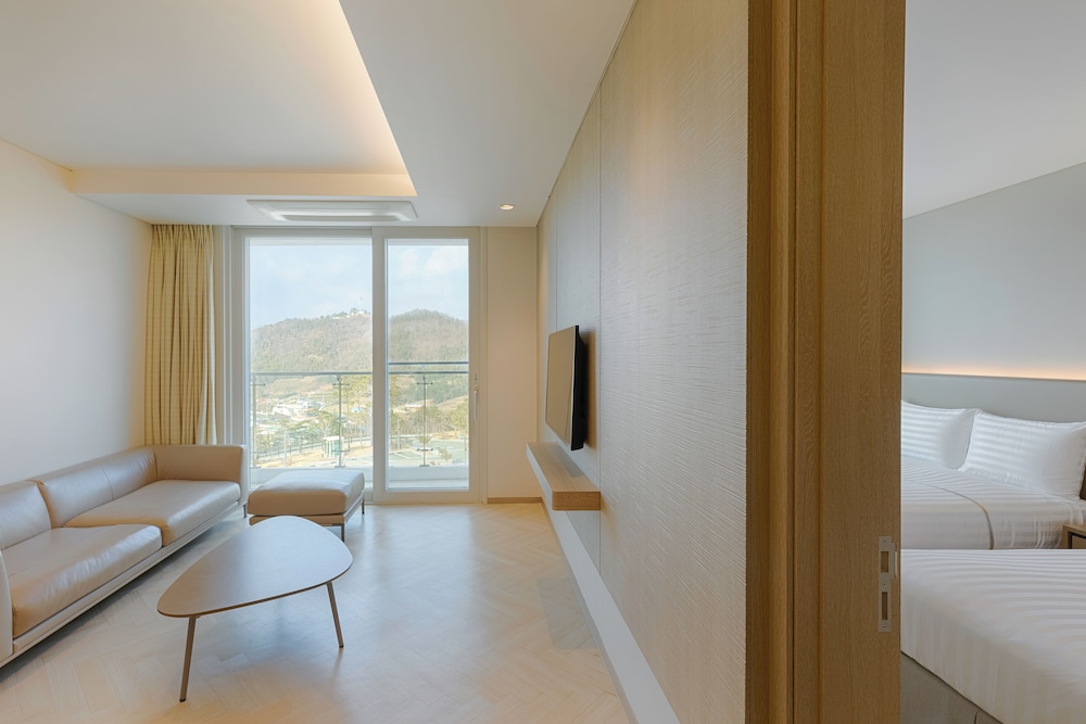 Resort, Suite, 1 Single and 2 Double Beds, Kitchen