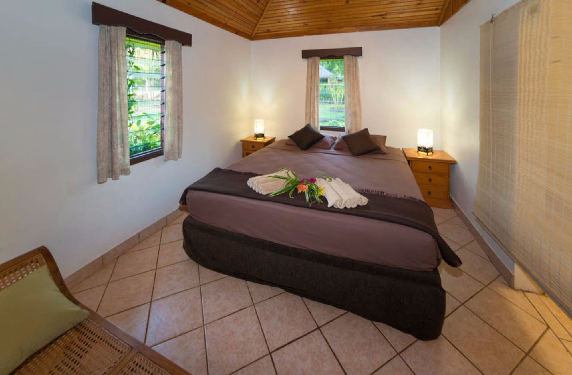 2 Bedrooms, Superior, Chalet, 1 King and 1 Single Beds, Ocean Front