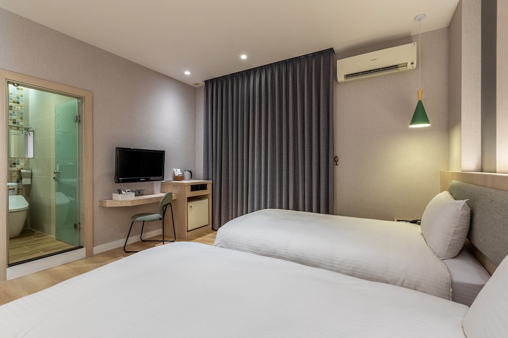 Fu Hsiang Hotel 29/68