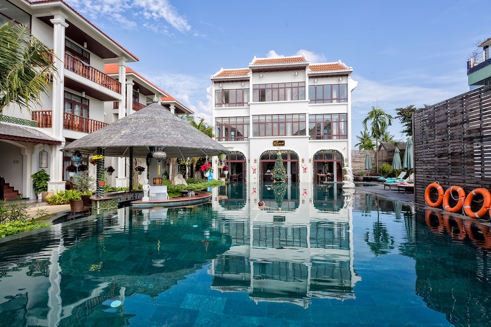 Emotion Villa Hoi An 4/70
