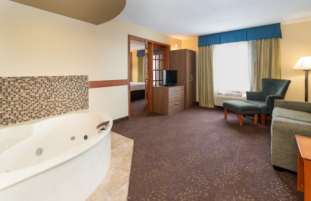 HOLIDAY INN EXPRESS ST PAUL S - INVER GROVE HGTS 32/47