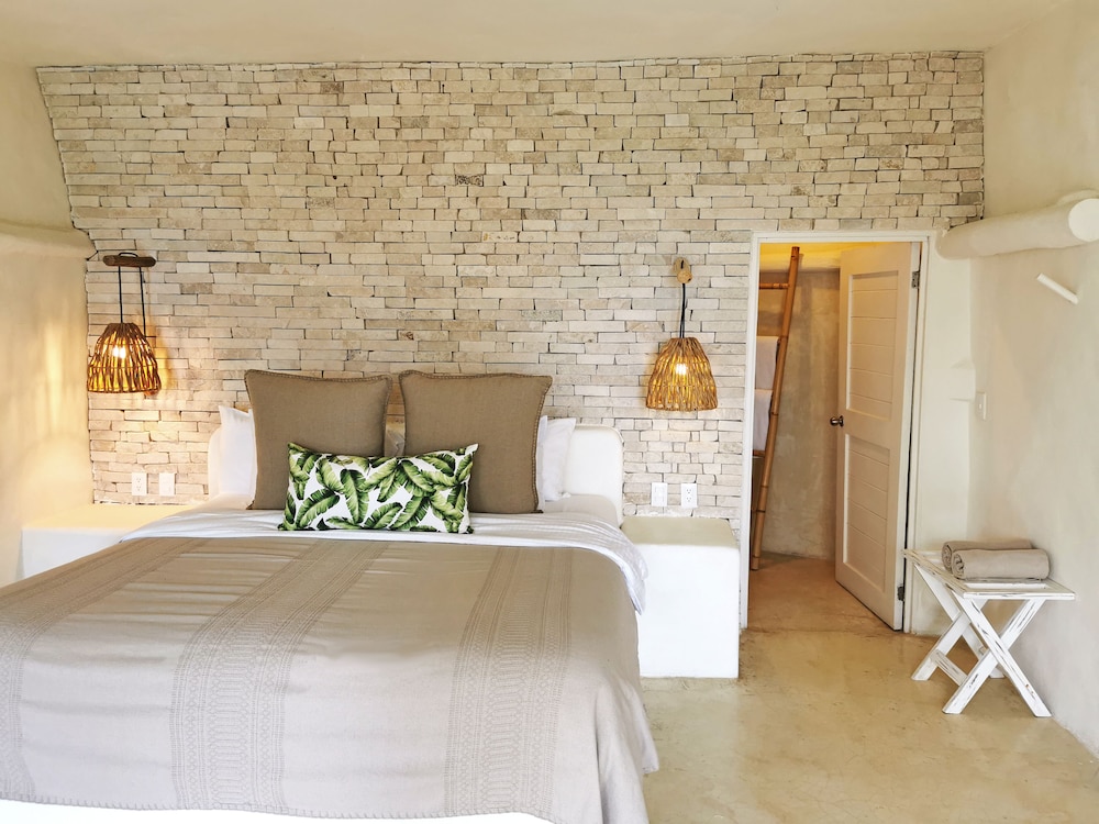 ROOM, GARDEN VIEW, POOL AREA