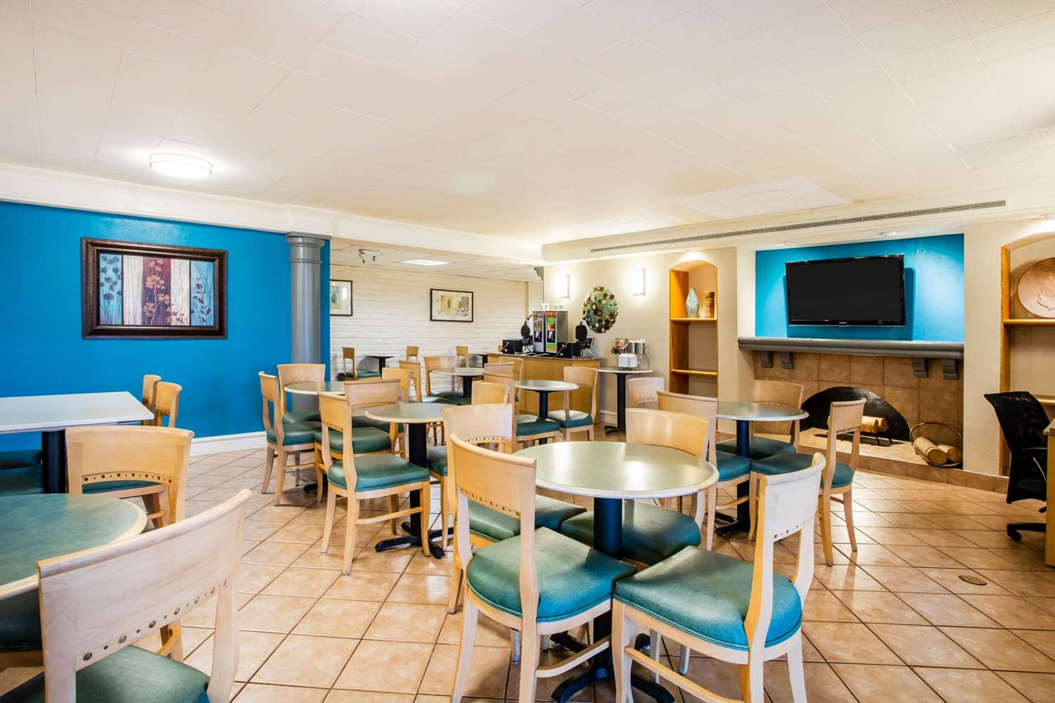 La Quinta Inn Norfolk Virginia Beach 16/26