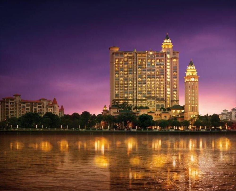 Chateau Star River Guangzhou Hotel 8/74