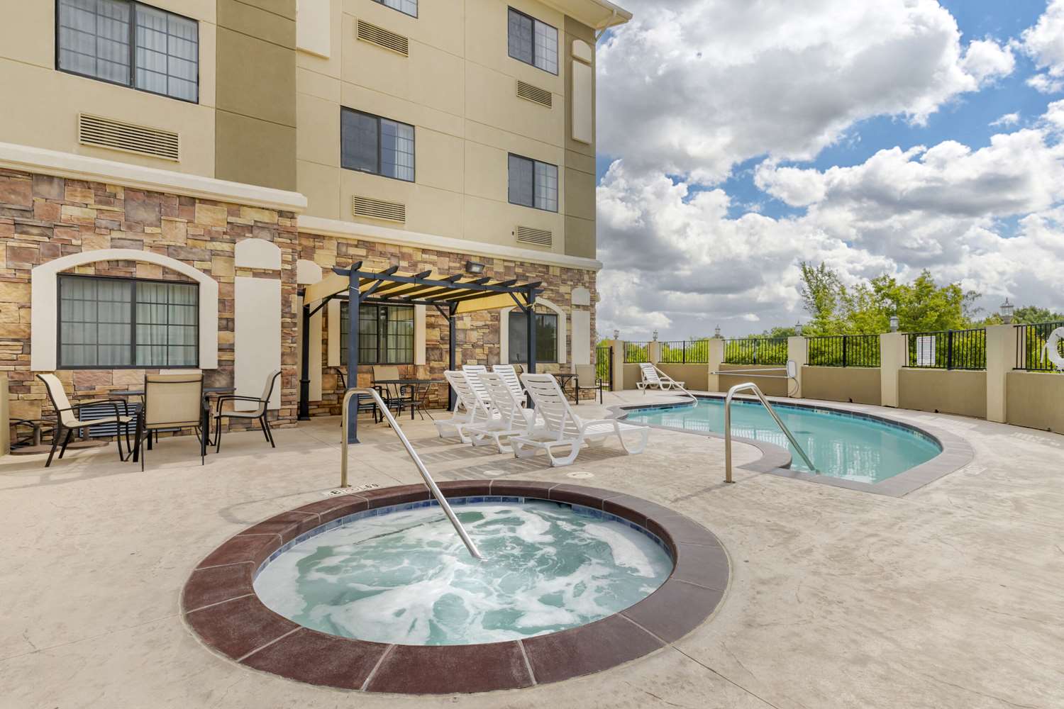 Comfort Inn & Suites Glenpool 30/32
