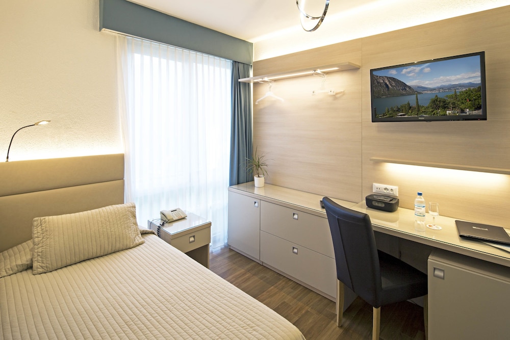 Hotel Campione 24/74