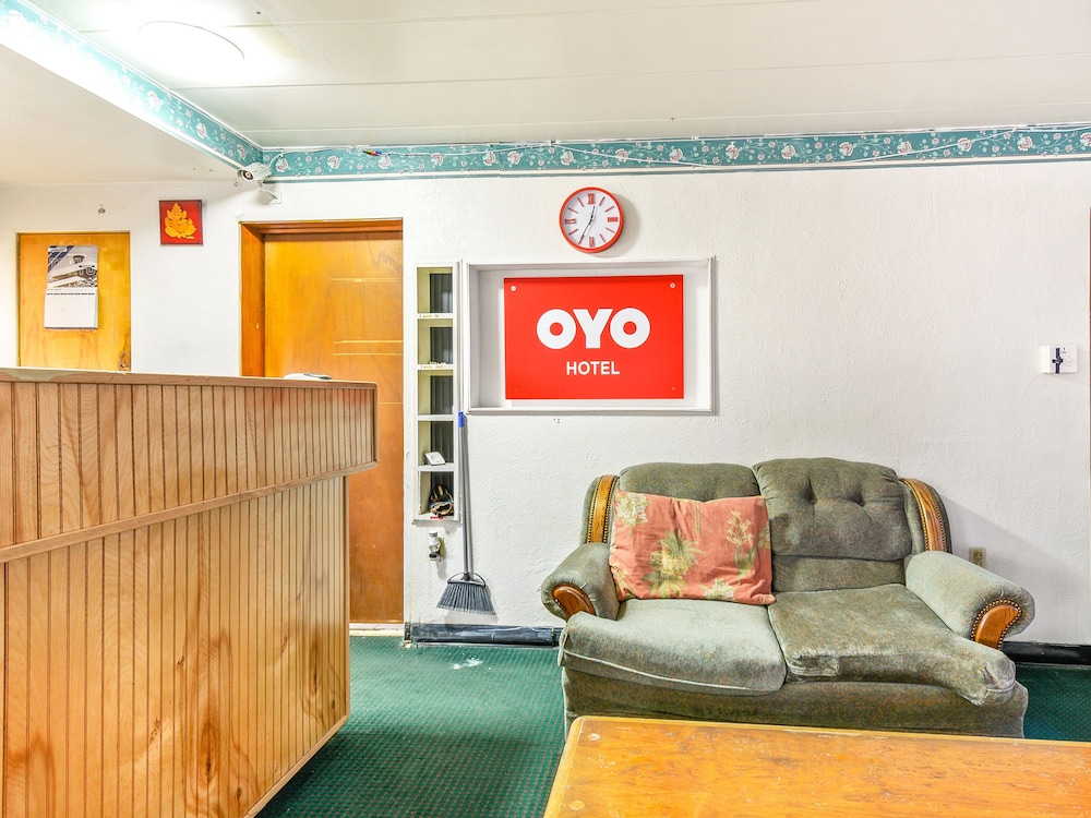 OYO Hotel Downtown Peoria I-74 45/58