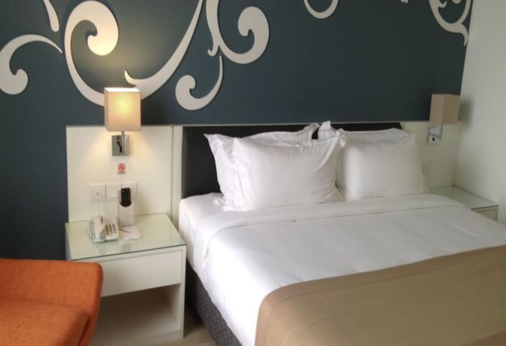 Kings Green Hotel 10/65