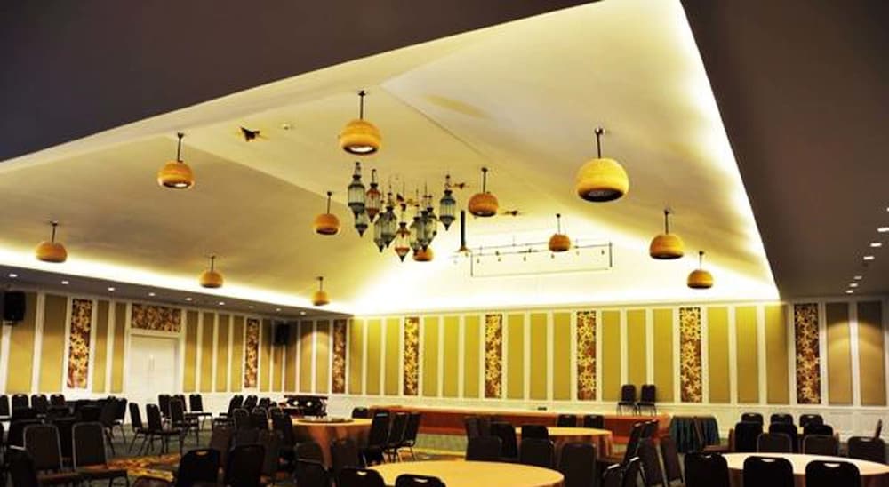 Greenery Resort 6/50