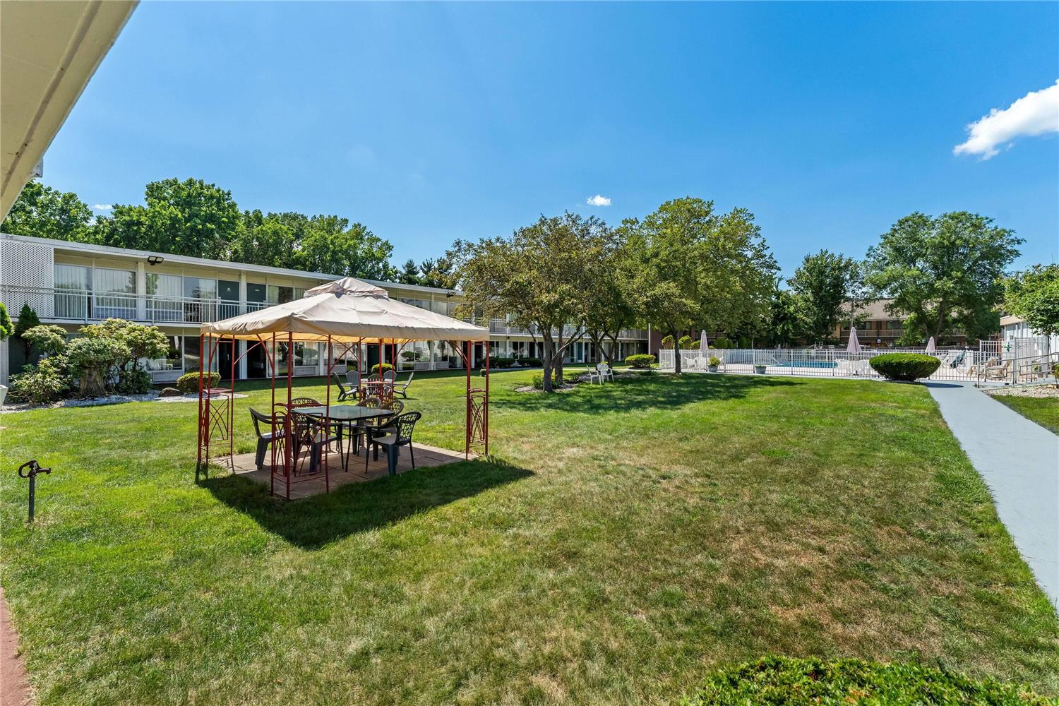 Howard Johnson By Wyndham Albany 38/43
