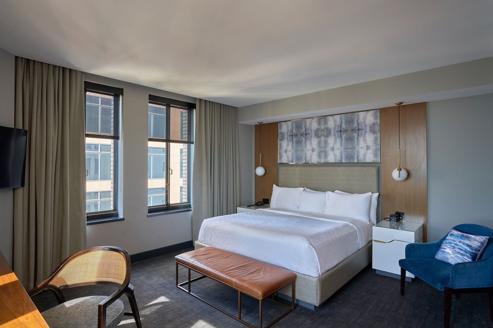 Renaissance Saint Elm Dallas Downtown Hotel 7/47