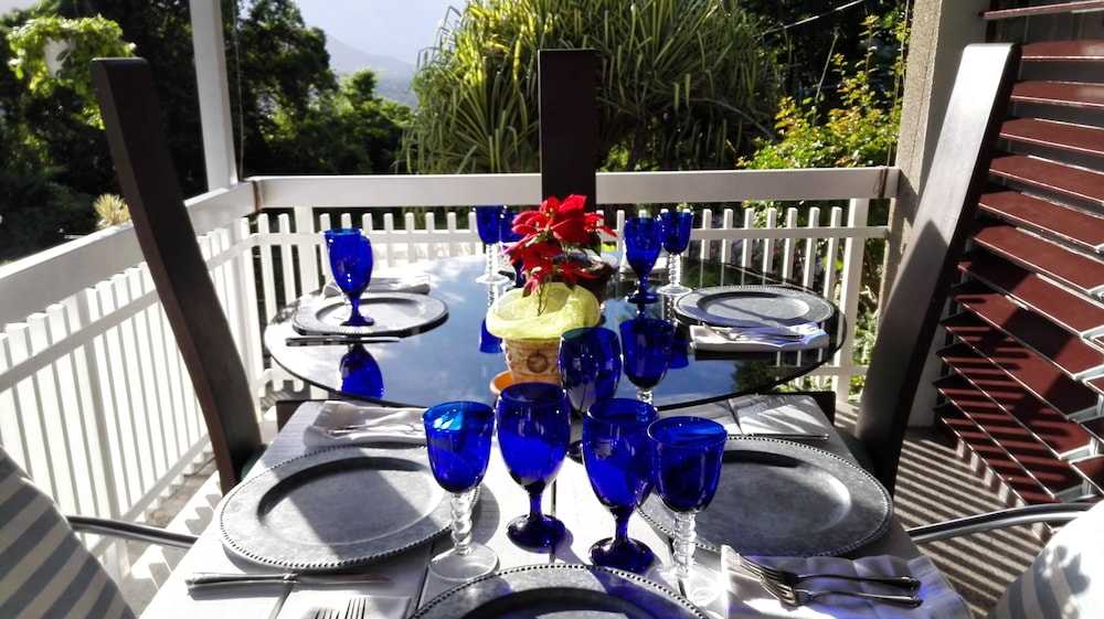 Neitas Nest Jamaican Bed And Breakfast 13/22