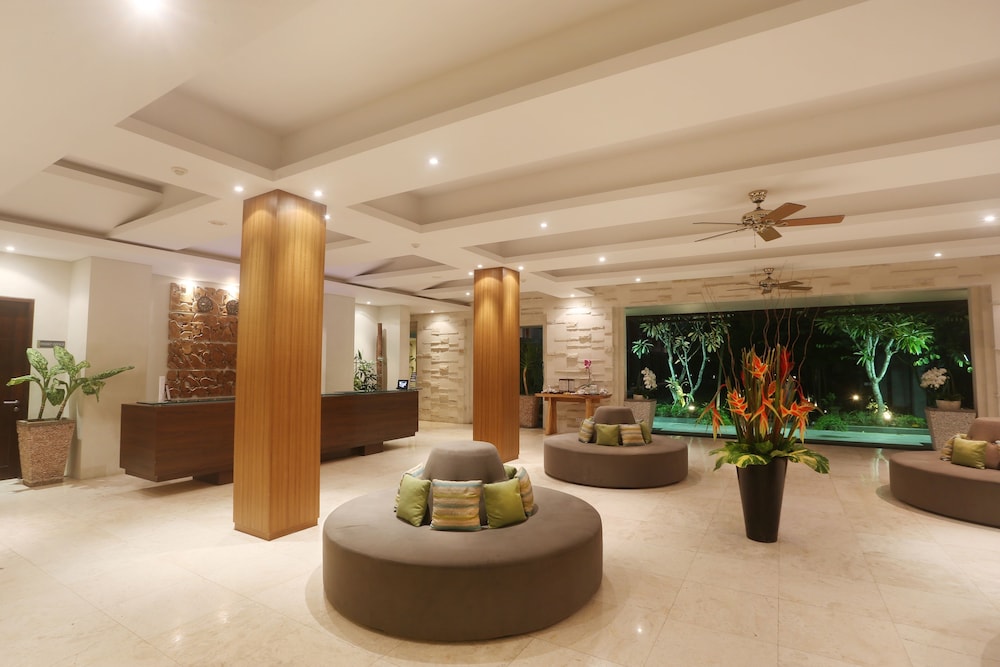 Grand Whiz Hotel Nusa Dua 7/75