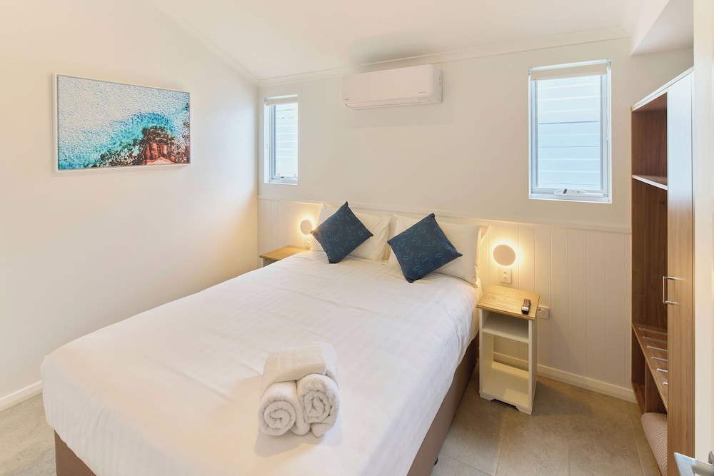 2 Bedrooms, Bay Villa, 1 Queen and 1 Single Bed, Bunk Bed