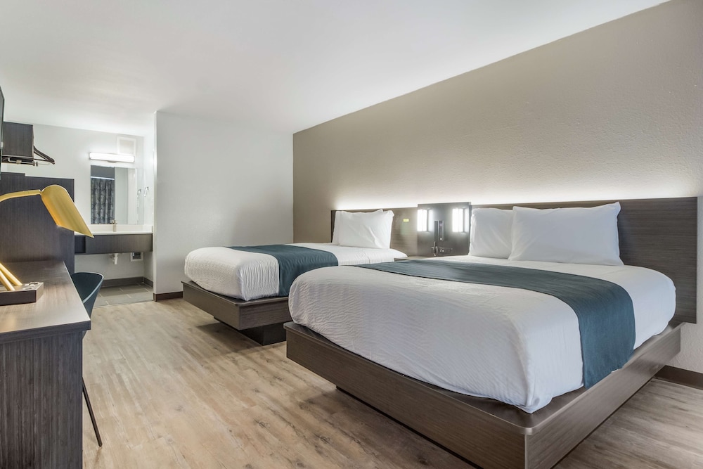 Deluxe, 2 Double Beds