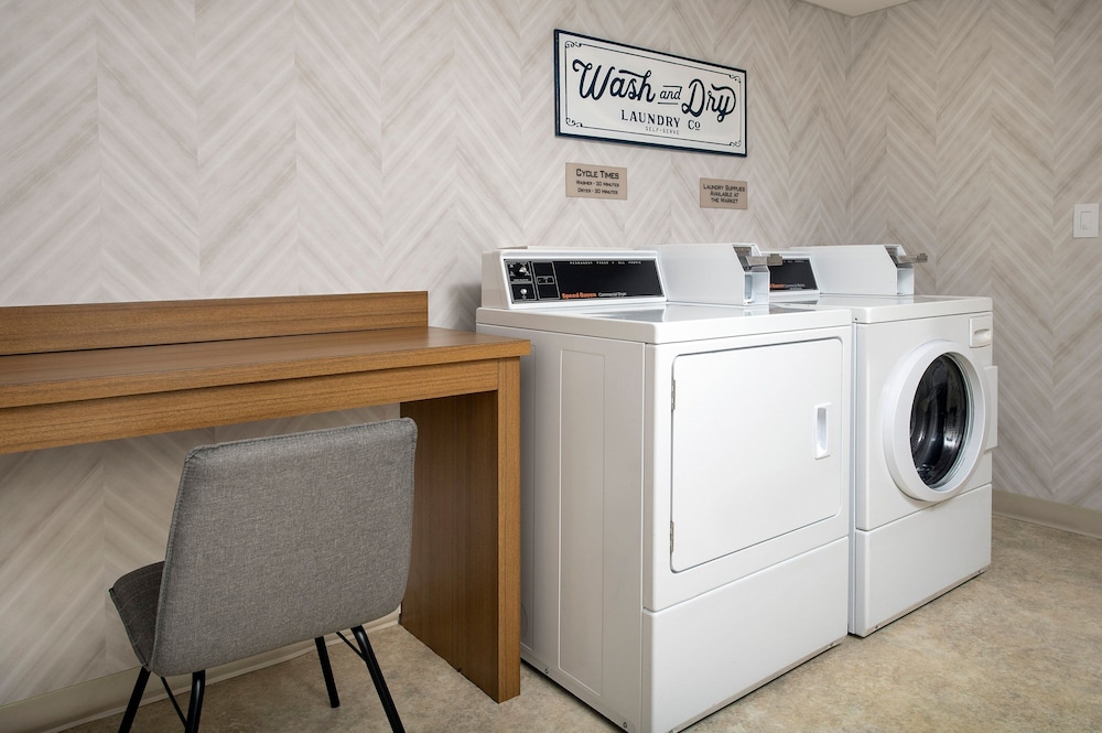 SpringHill Suites Huntsville West/Research Park 27/28