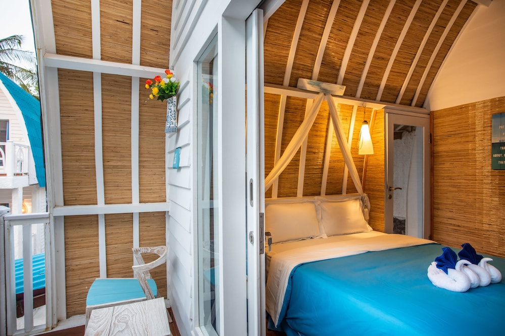 Santorini Beach Resort 18/65