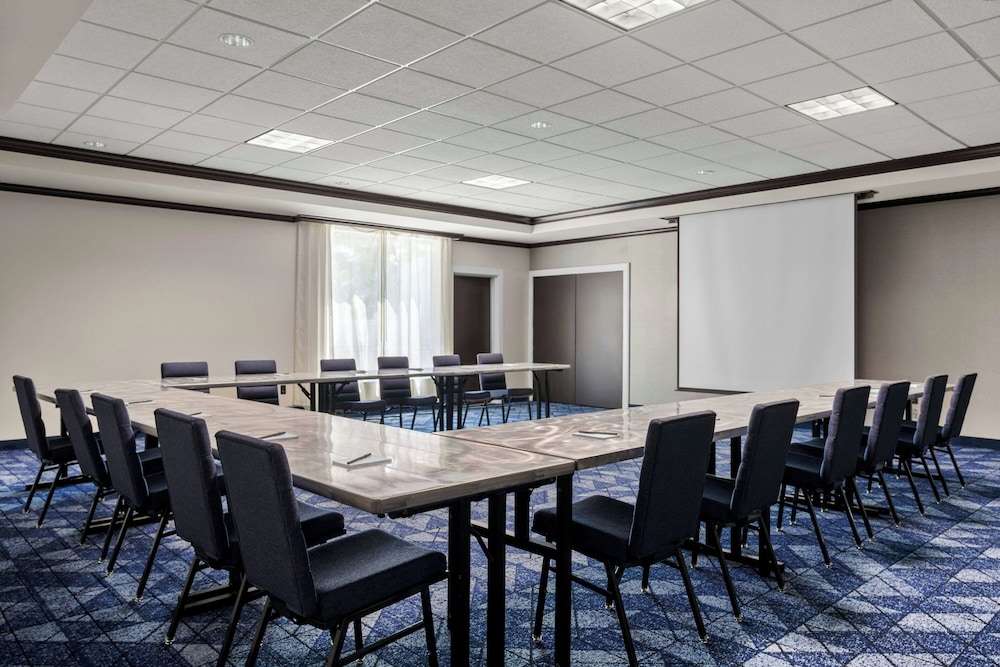 Courtyard by Marriott Evansville East 46/57
