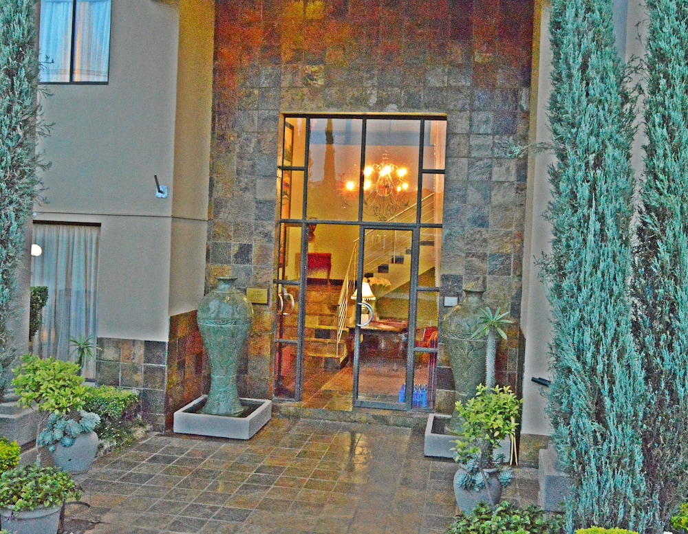 Constantia Manor Guesthouse 36/77