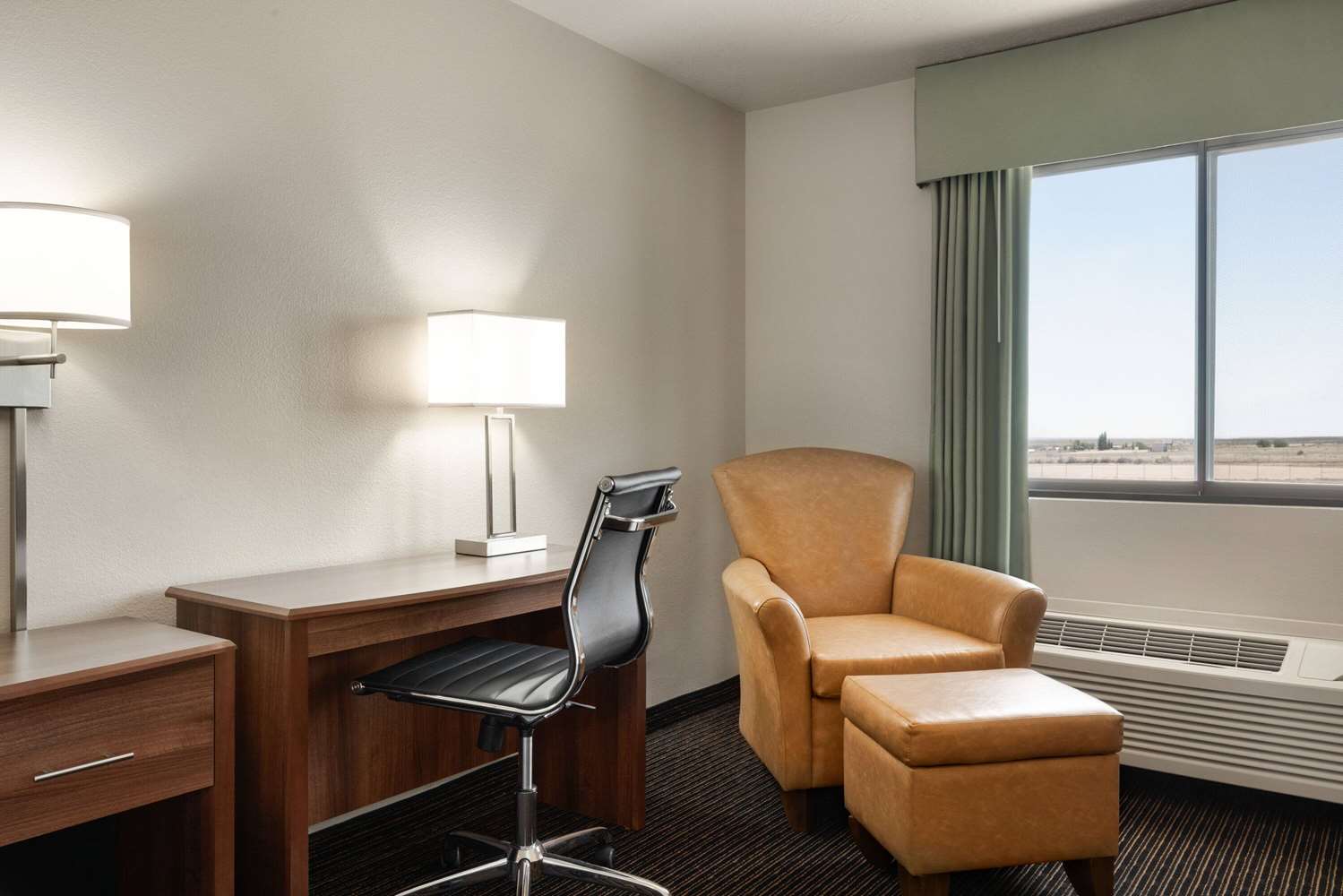 Travelodge by Wyndham Vaughn 4/8