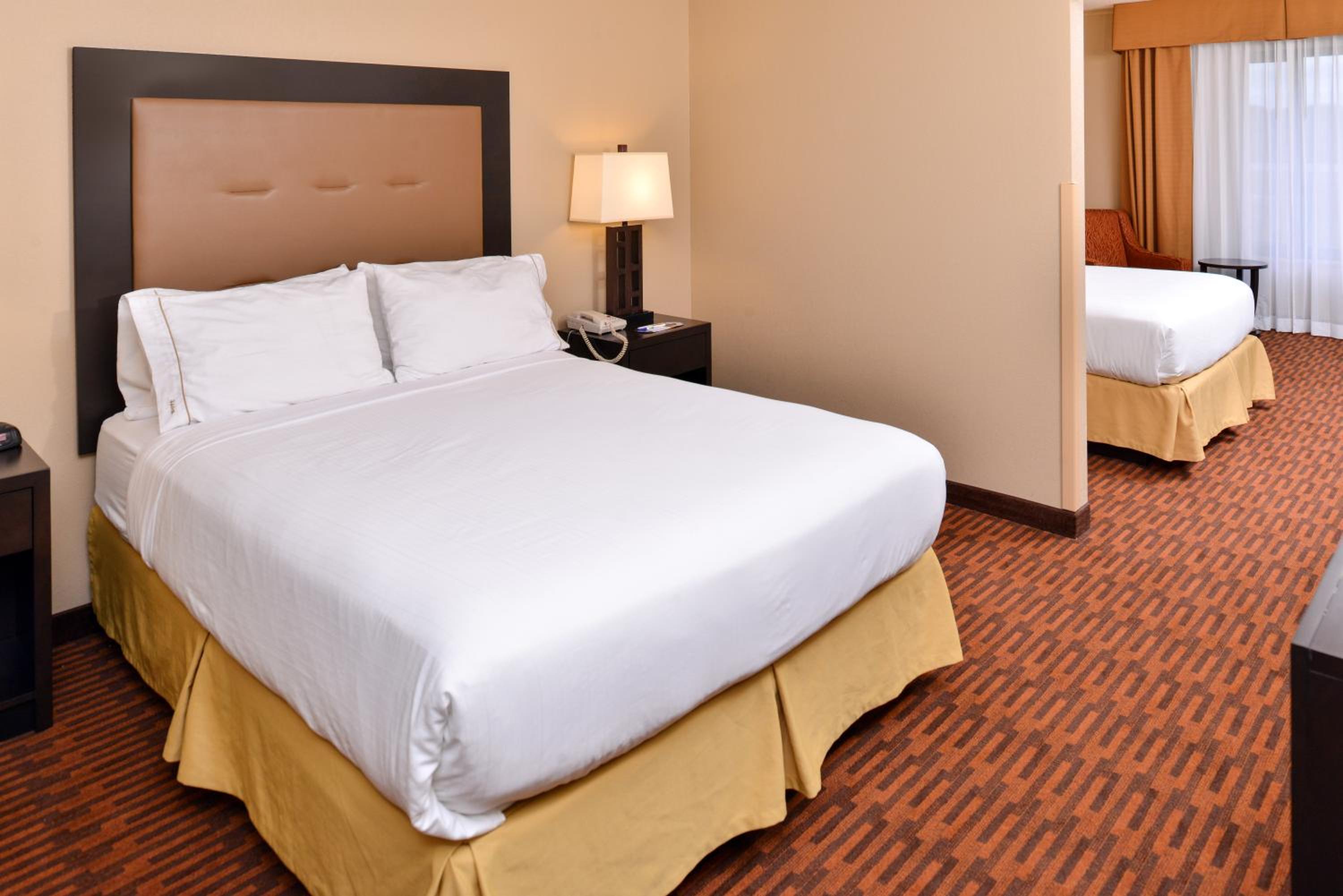 جناح بسريرين بغرفة نوم واحدة، Holiday Inn Express Breezewood 7/10