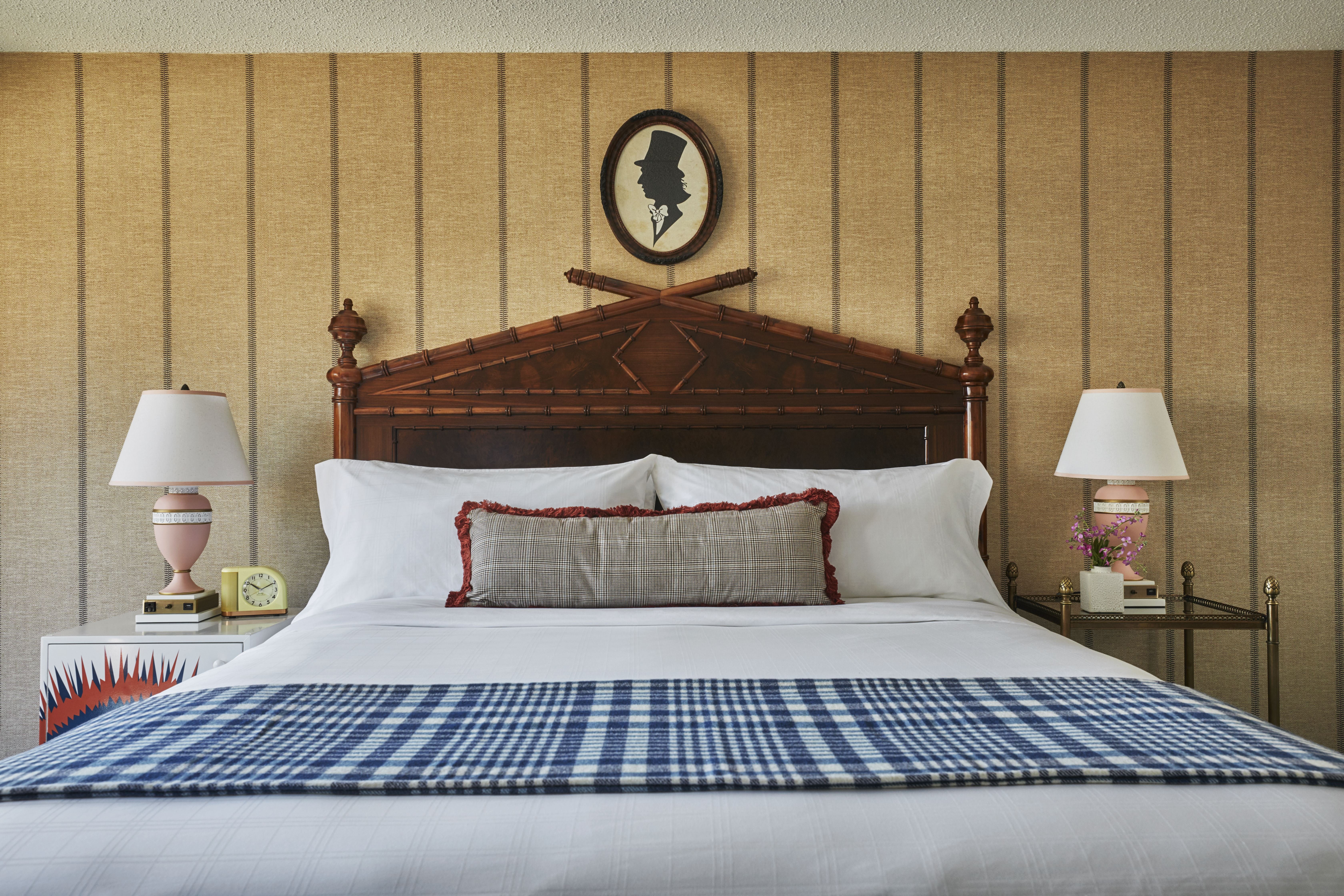 Graduate, Deluxe, King Bed