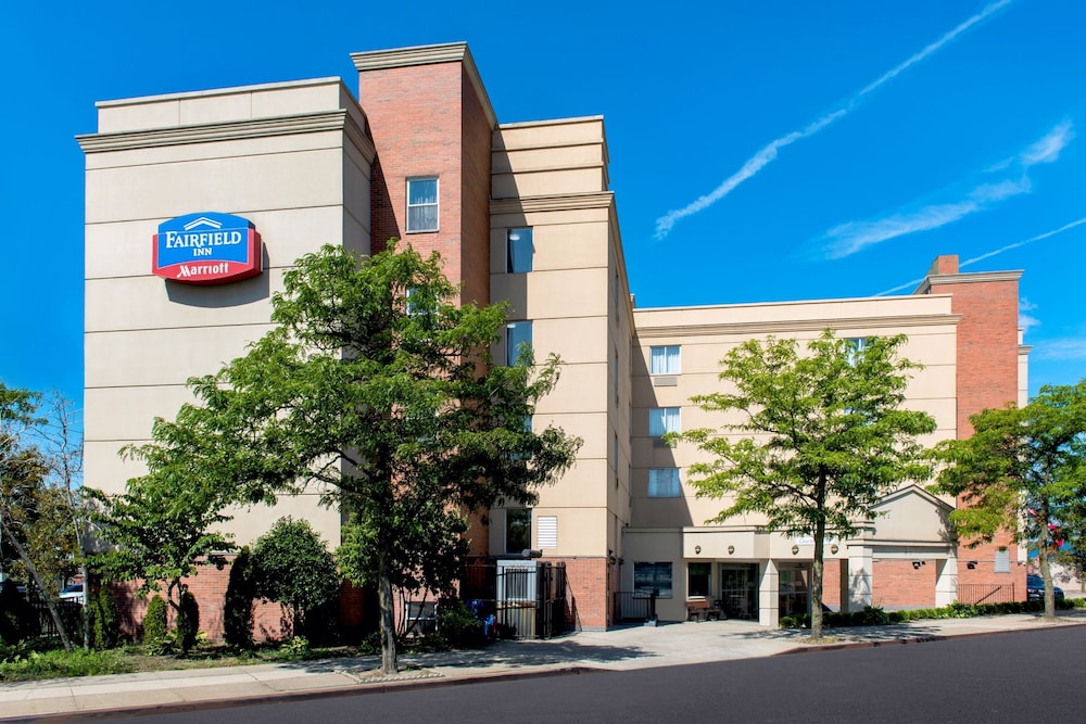 Fairfield Inn by Marriott New York LaGuardia Airport/Flushing 33/37