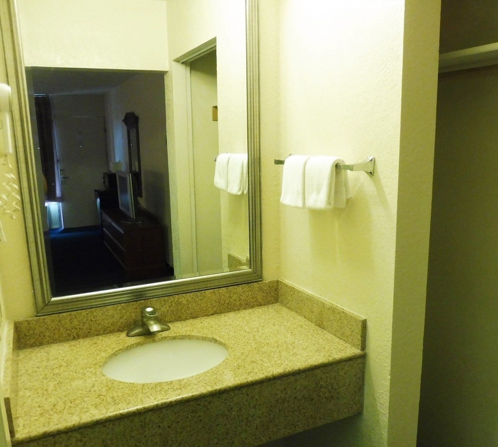 Red Roof Inn Fredericksburg South 30/35