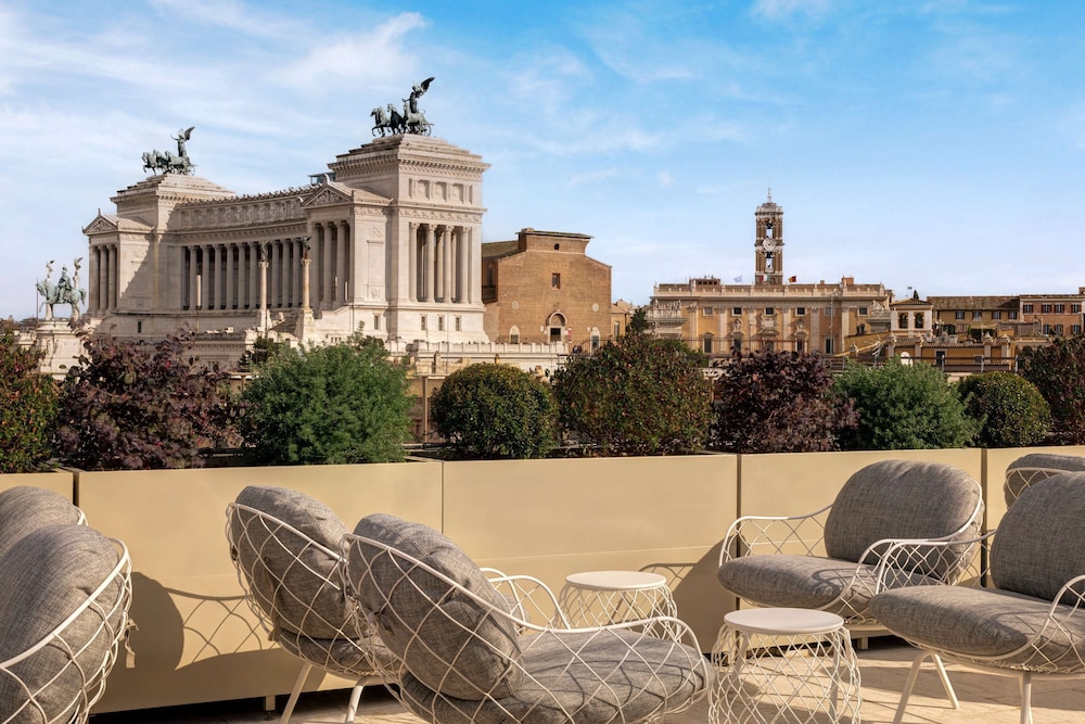 Radisson Collection Hotel, Roma Antica 46/50
