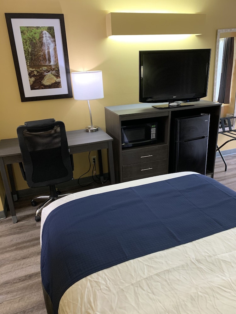 Baymont by Wyndham Selma 36/44