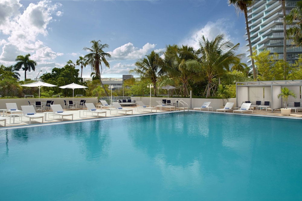 Courtyard Miami Coconut Grove Hotel 1/53