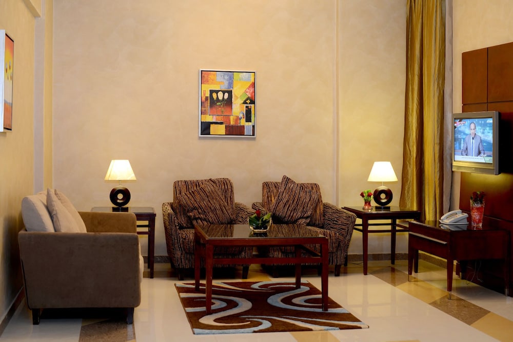 Boudl Al Olaya 37/49