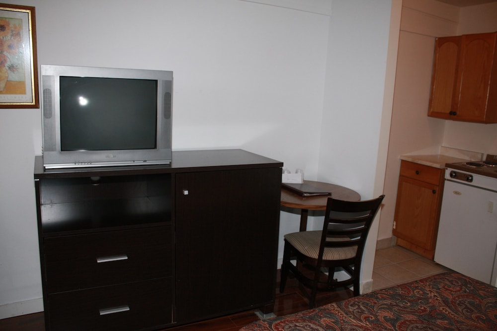 Grand Motel Saint Hubert 24/33
