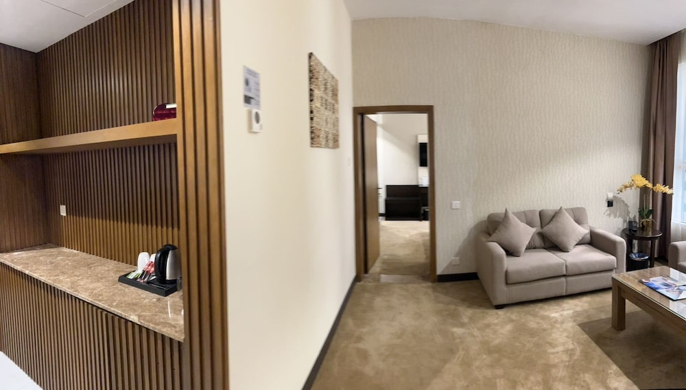 فندق هوليداي فيلا حائل(Holiday Villa Hail) 46/63