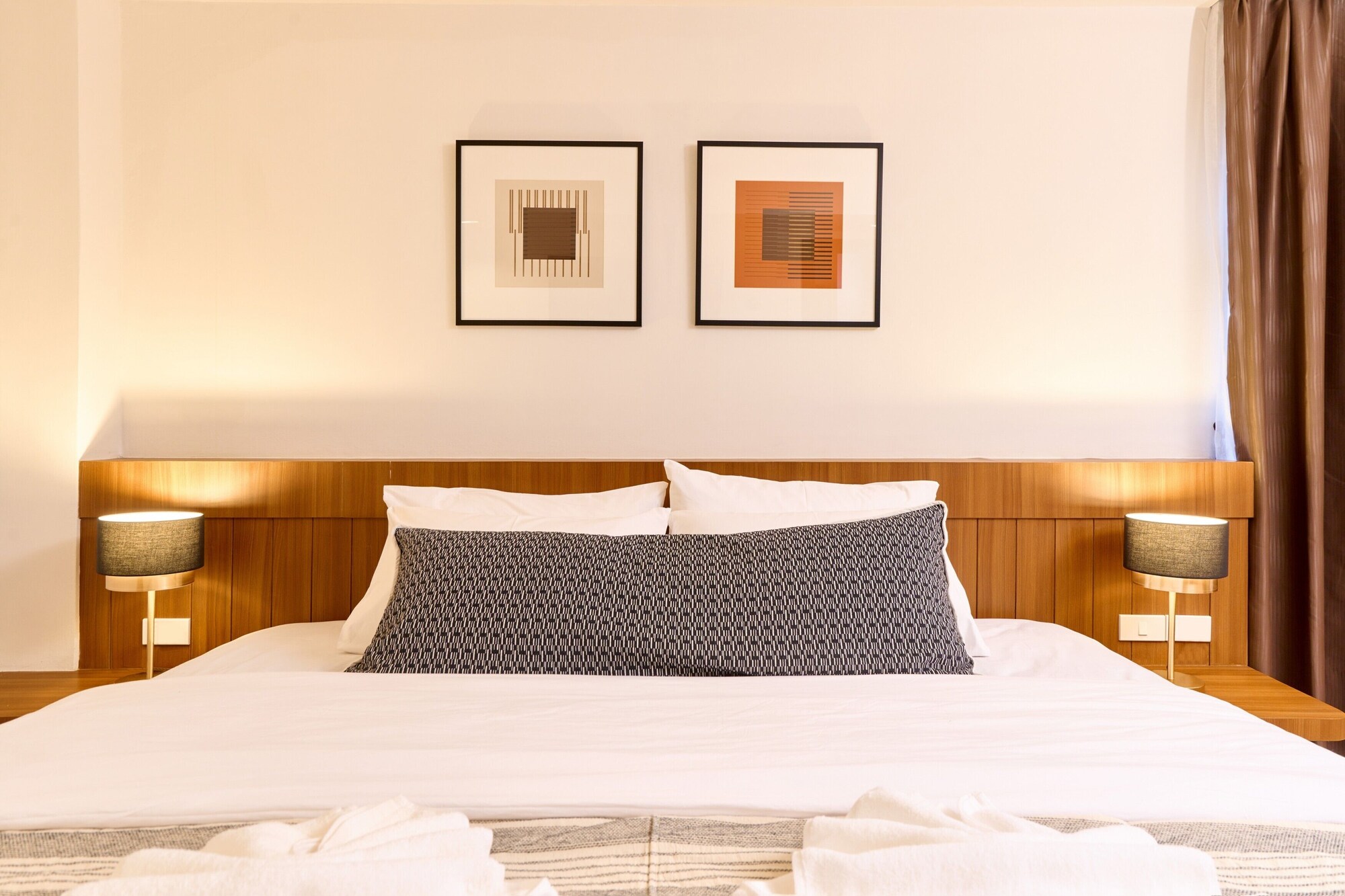 GRAND, DOUBLE BED