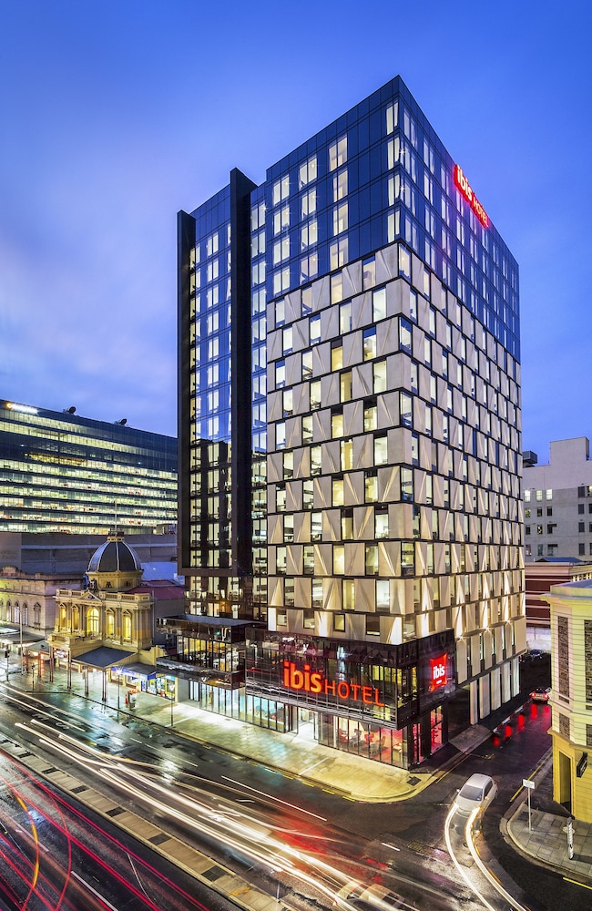 IBIS ADELAIDE 4/71