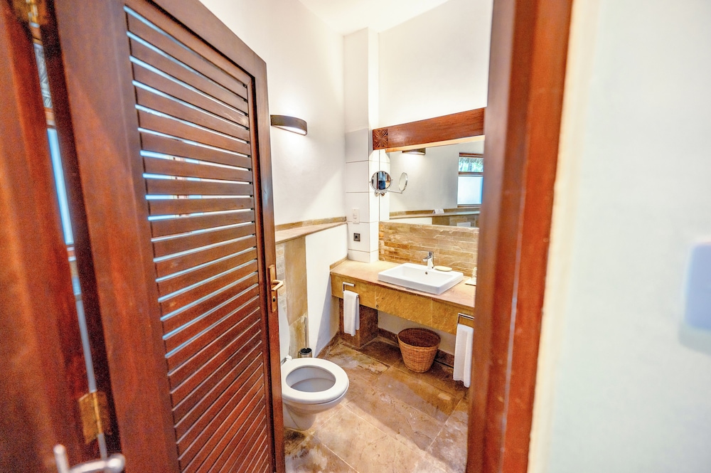 Severin Sea Lodge 60/63