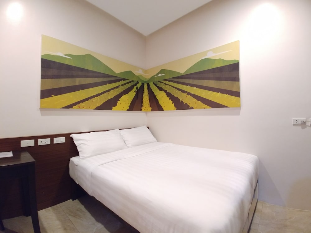 Bed+Bath Serviced Suites 20/66