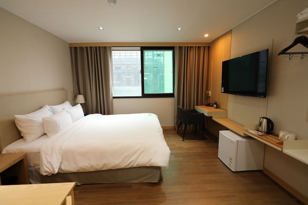 The First Hotel 31/48