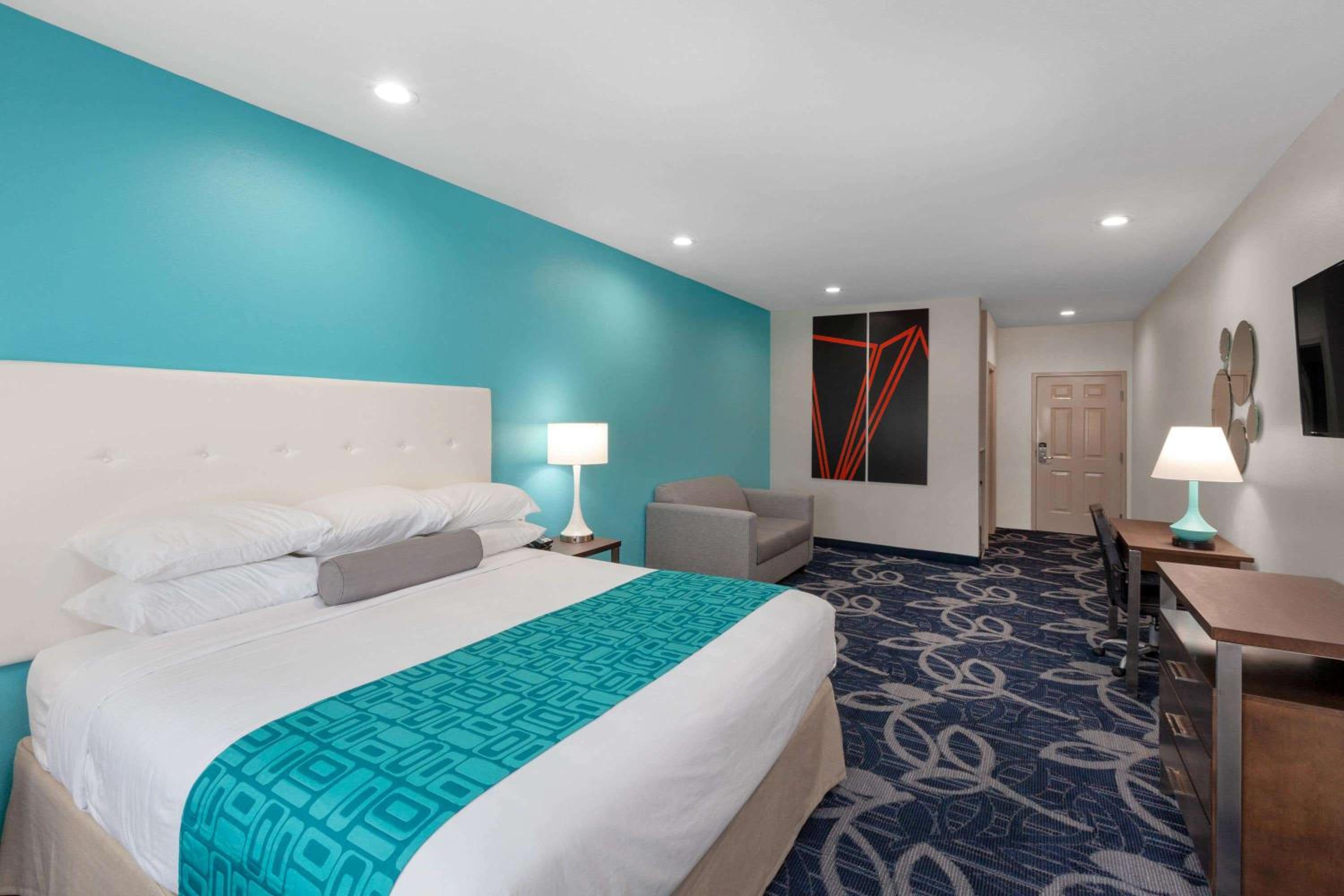 ROOM, KING BED