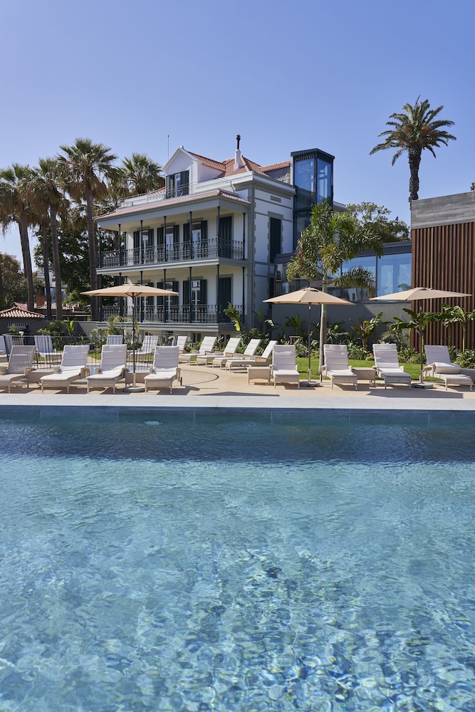 Les Suites At The Cliff Bay