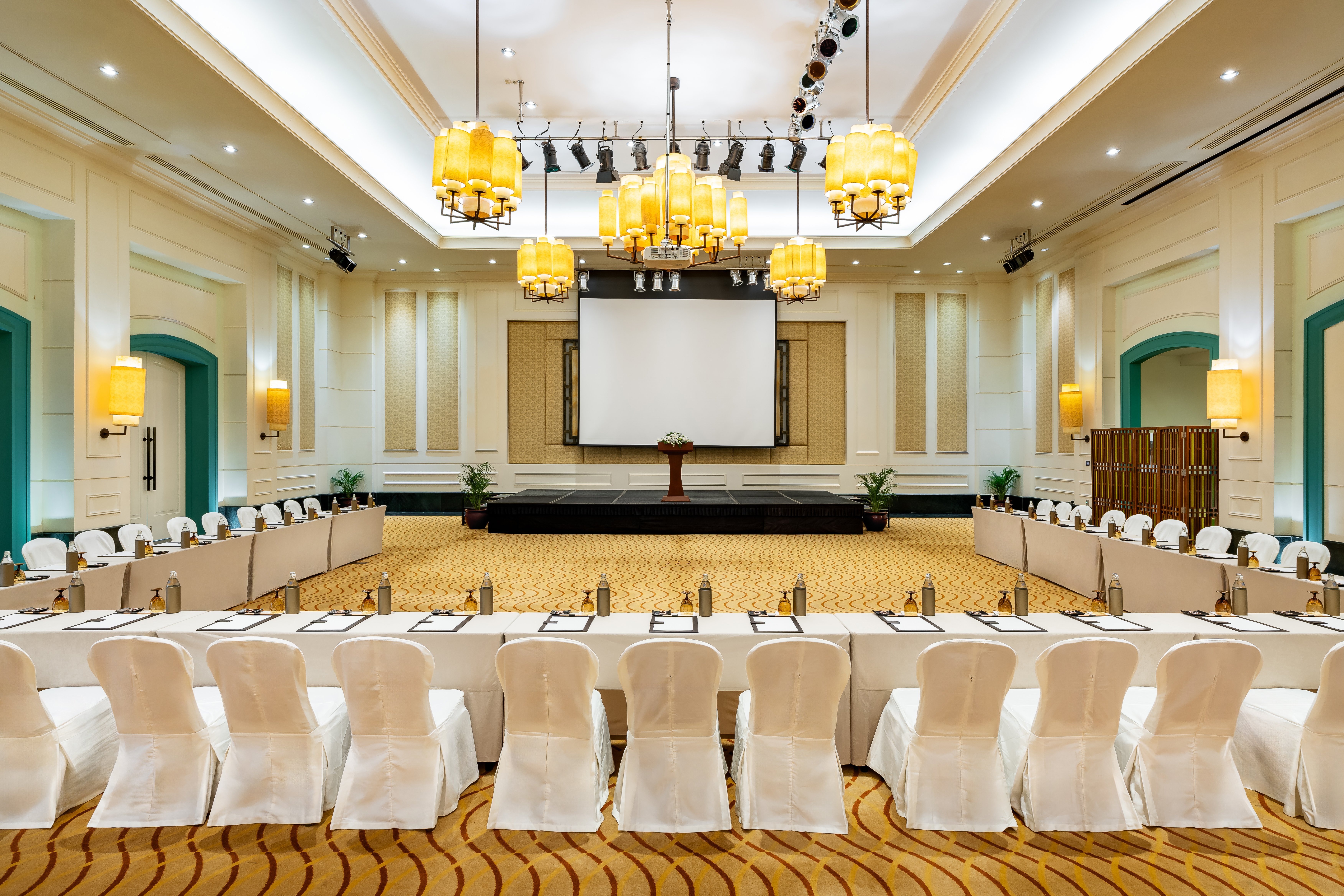 Centara Grand Beach Resort Phuket 72/85