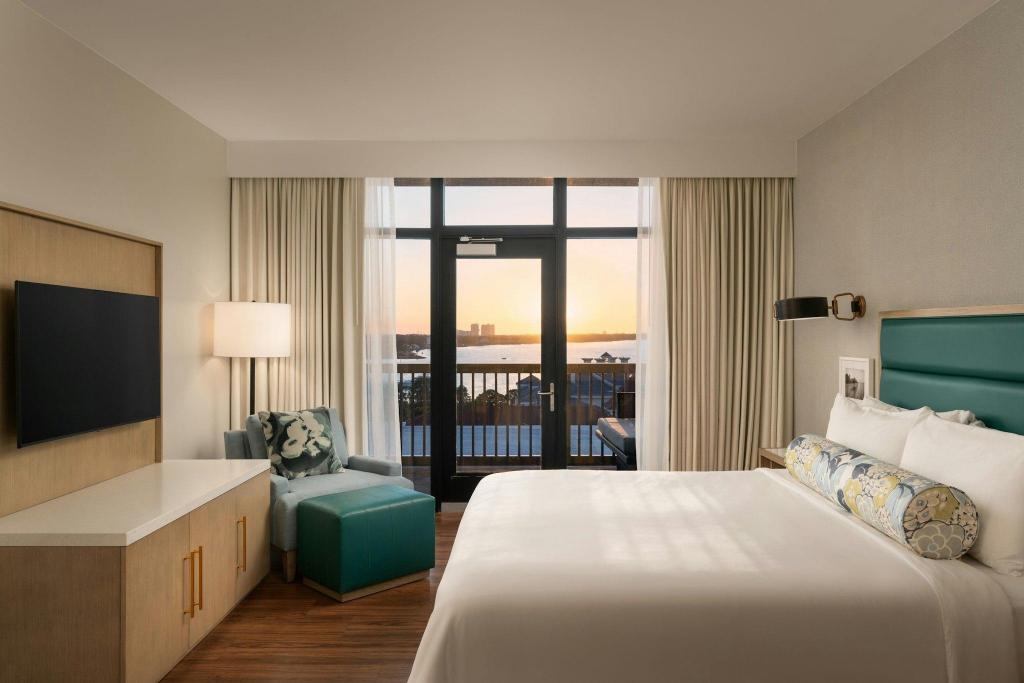 1 Bedroom, Presidential, Suite, King Bed, Bay View, Balcony, Bathtub