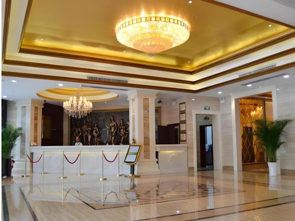 Vienna Hotel (Guilin Qixing Wanda Plaza) 12/48