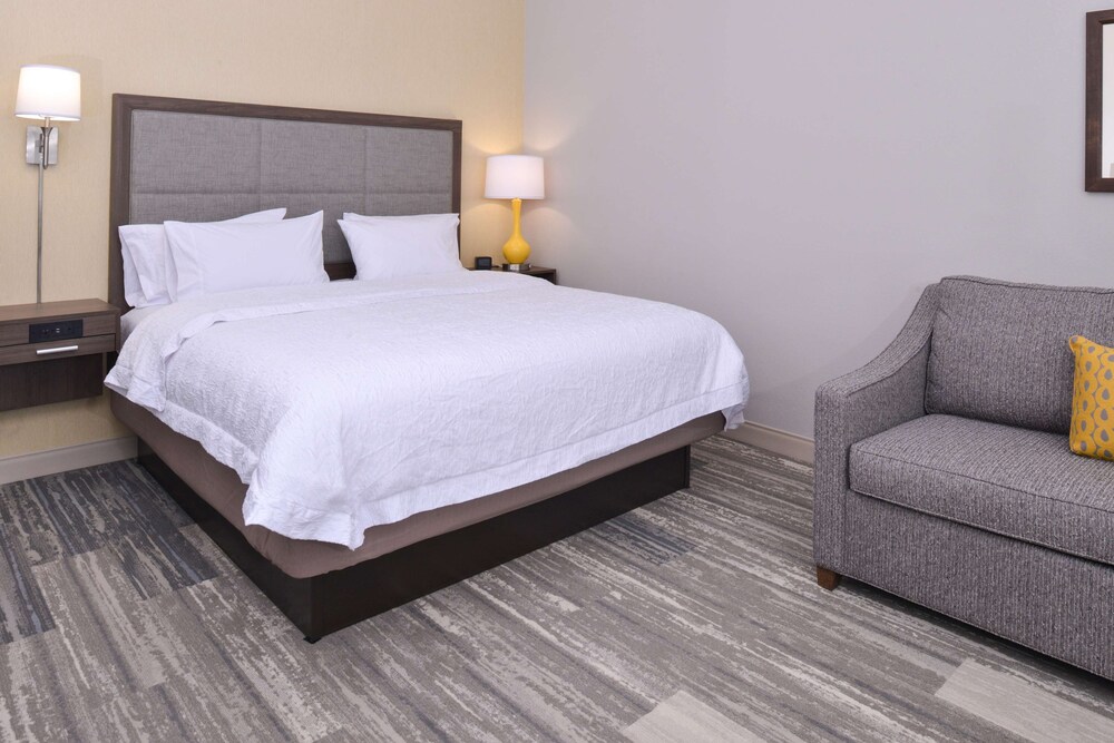 Hampton Inn & Suites Cincinnati-Mason 17/31