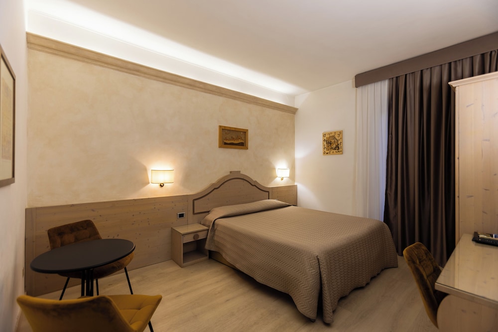 Hotel Gialletti 9/48