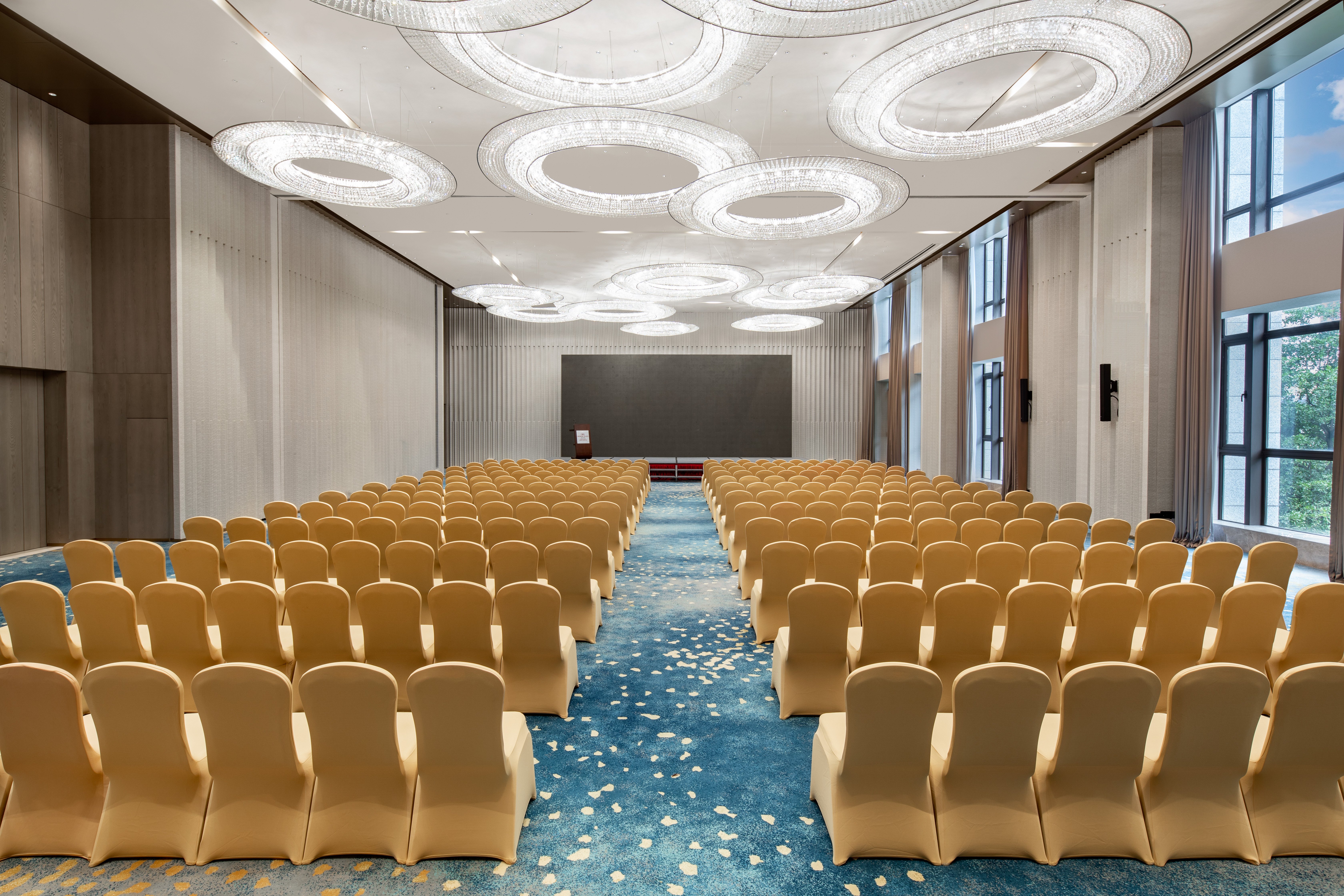 Crowne Plaza Fuzhou South 53/65